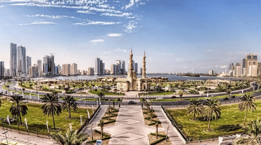 sharjah-city-tour-al-noor-mosque-skyline