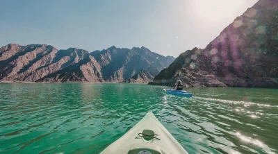 kayaking-at-hatta-water-dam-dubai