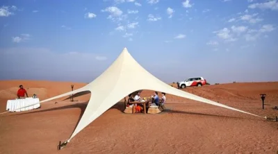 overnight-desert-safari-outdoor-canopy-breakfast-setup